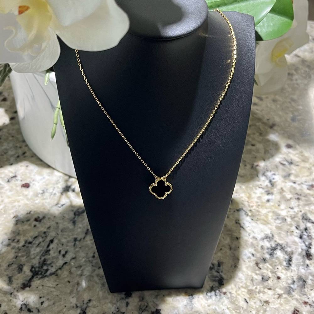 Clover Pendant Necklace Gold Elegant Jewelry accessories FREE SHIPPING